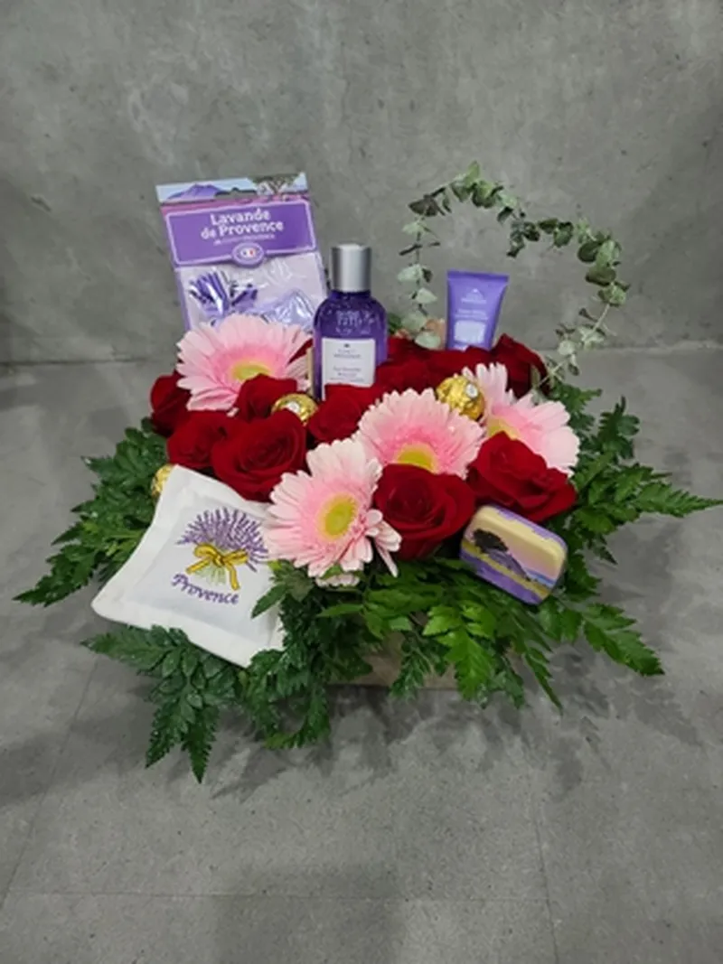 Arrangements with Gift